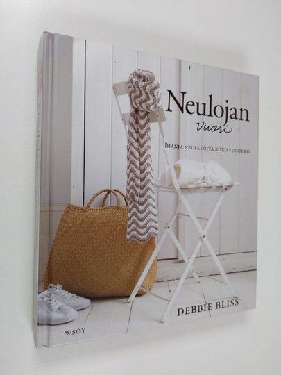 Debbie Bliss : Neulojan vuosi : ihania neuletöitä koko vuodeksi
