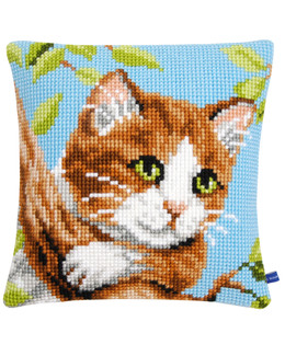 Tyynynpäällinen Kissa puussa
