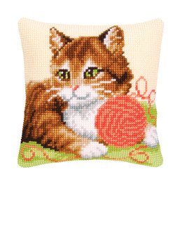 Tyynynpäällinen Leikkivä kissa