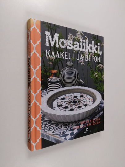 Malin Nilsson : Mosaiikki, kaakeli ja betoni