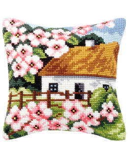 Tyynynpäällinen Mökki keväällä