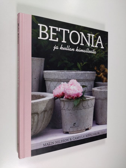 Malin Nilsson : Betonia ja kullan kimallusta