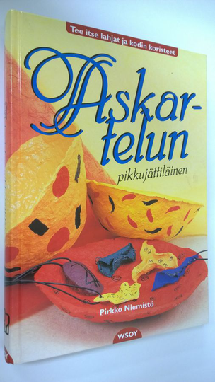 Pirkko Niemistö : Askartelun pikkujättiläinen : tee itse lahjat ja kodin koristeet