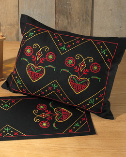Tyynynpäällinen Sydämellistä